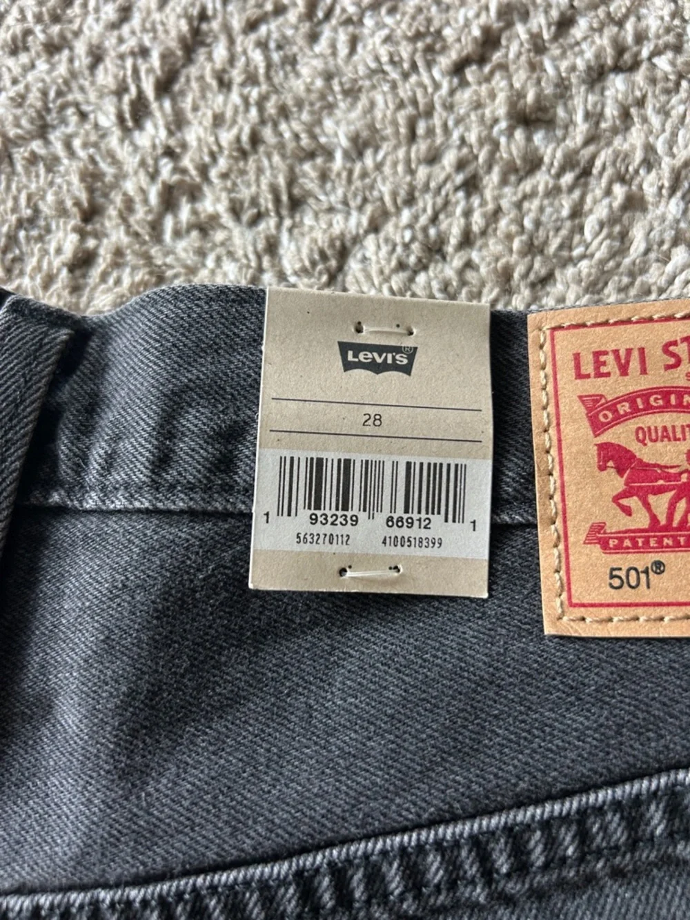 Levi's Women's 501 Original Shorts - Black 28 - Picture 8 of 9